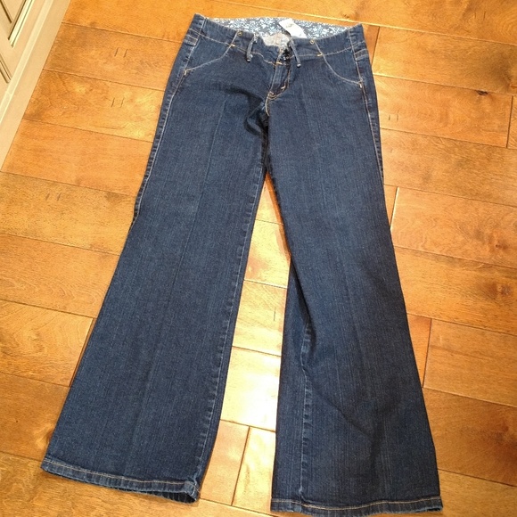 Levi's Jeans - Picture 2 of 3